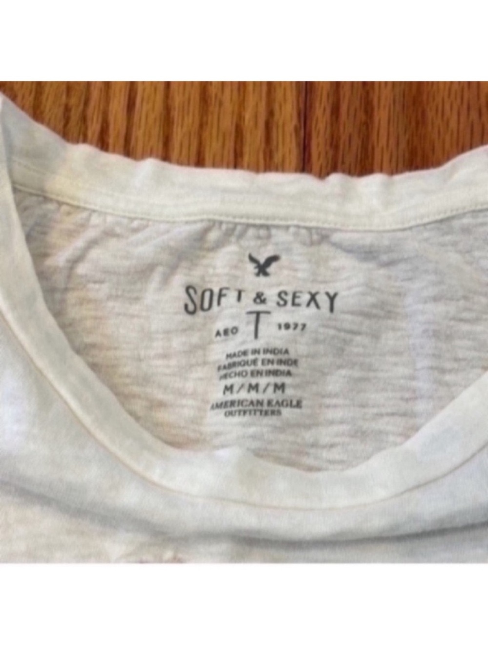 NWOT American Eagle Short Sleeve Tee- Size Medium - Picture 3 of 7